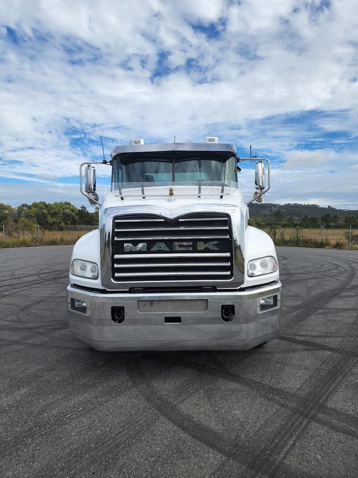 2015 Mack Granite