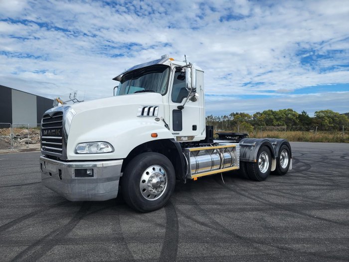 2015 Mack Granite