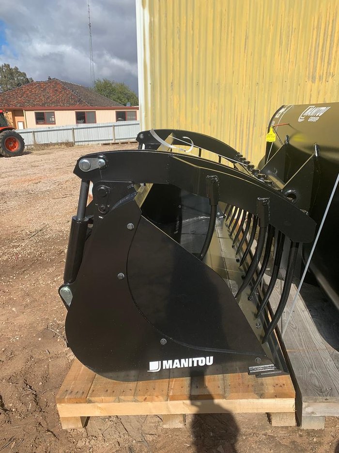 2022 Manitou Cbg 2450/1700L Fo Bucket