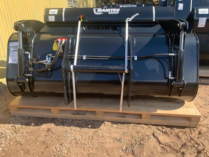 2022 Manitou Cbg 2450/1700L Fo Bucket