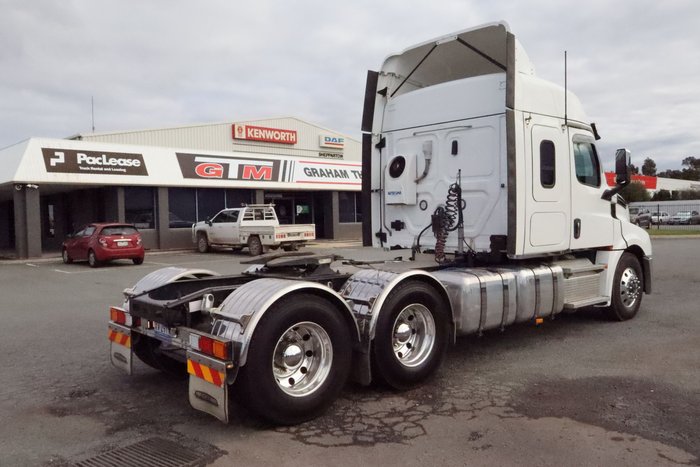 2022 FREIGHTLIN CASCADIA Aut CASCAD WHITE
