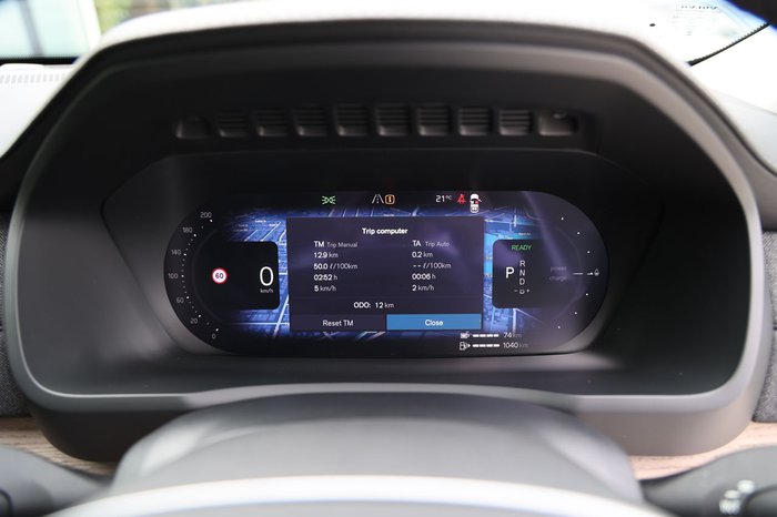 2026 Volvo XC90 Plus T8 Plug-In Hybrid Dark