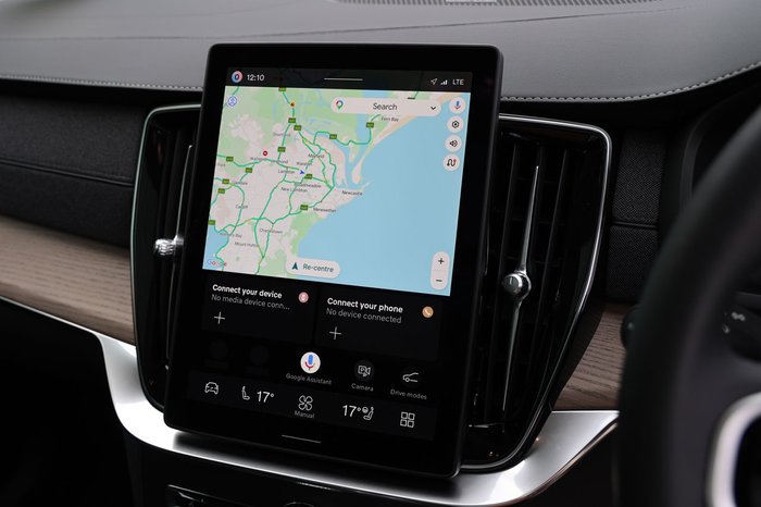 2026 Volvo XC90 Plus T8 Plug-In Hybrid Dark