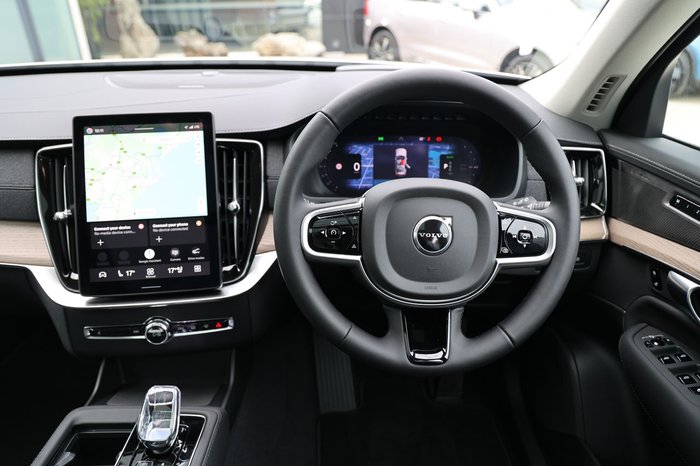 2026 Volvo XC90 Plus T8 Plug-In Hybrid Dark