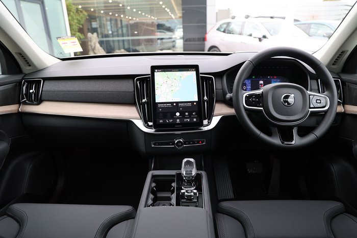 2026 Volvo XC90 Plus T8 Plug-In Hybrid Dark