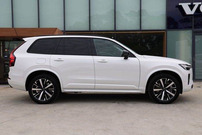 2026 Volvo XC90 Plus T8 Plug-In Hybrid Dark