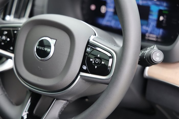2026 Volvo XC90 Plus T8 Plug-In Hybrid Dark