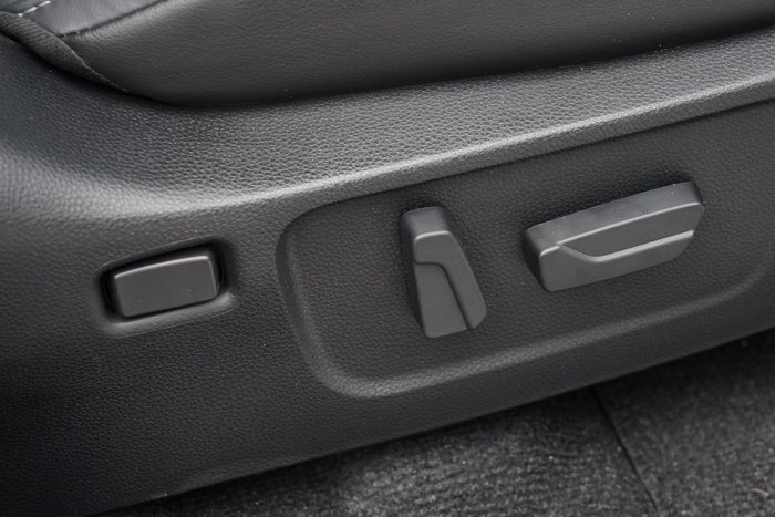 2025 Isuzu MU-X LS-T