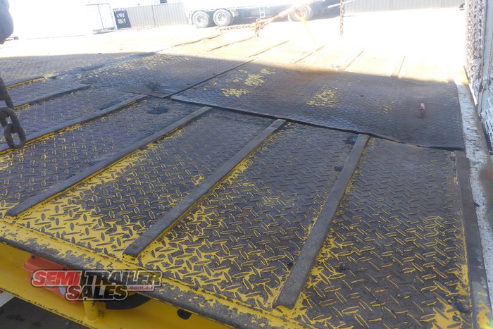 2001 Tag-A-Long Bogie Plant Trailer with Ramps