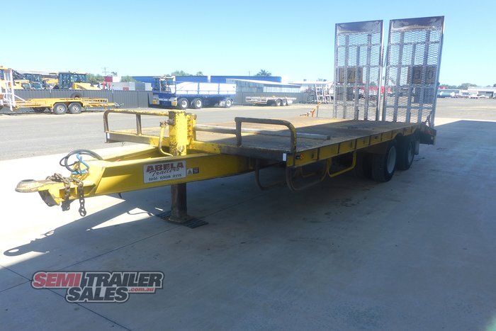 2001 Tag-A-Long Bogie Plant Trailer with Ramps