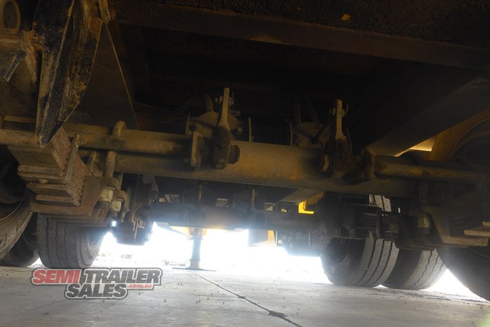 2001 Tag-A-Long Bogie Plant Trailer with Ramps