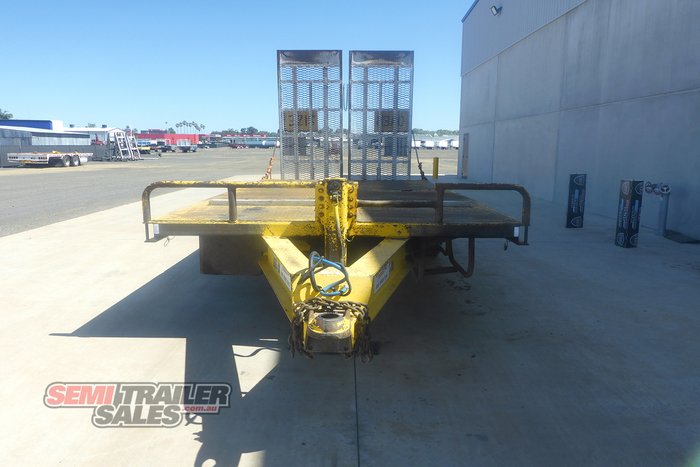 2001 Tag-A-Long Bogie Plant Trailer with Ramps