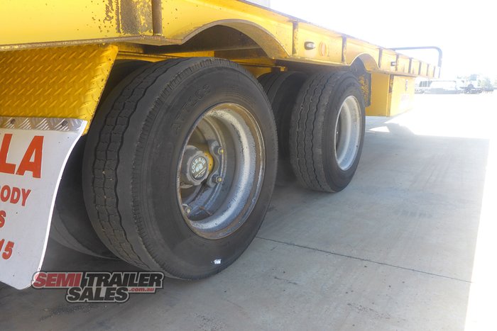 2001 Tag-A-Long Bogie Plant Trailer with Ramps