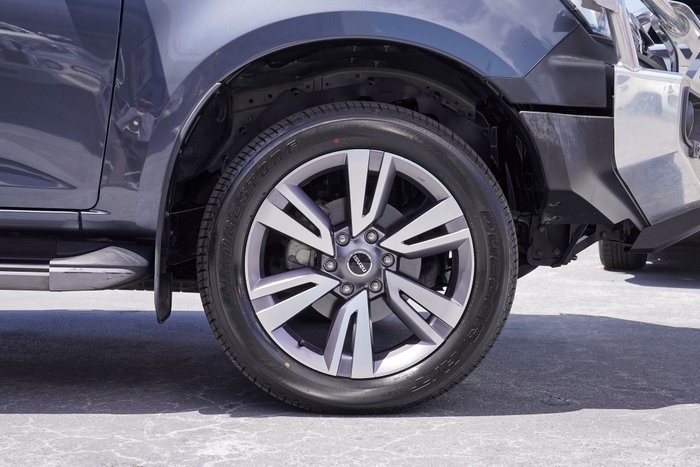 2023 Isuzu MU-X LS-T