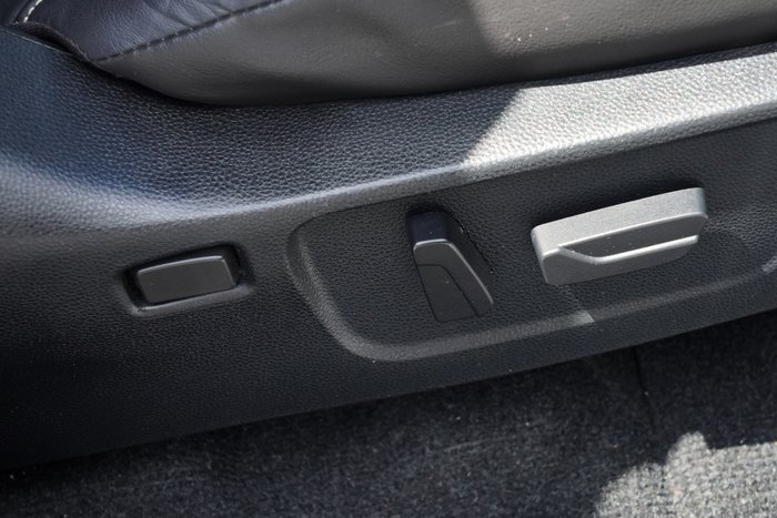 2023 Isuzu MU-X LS-T