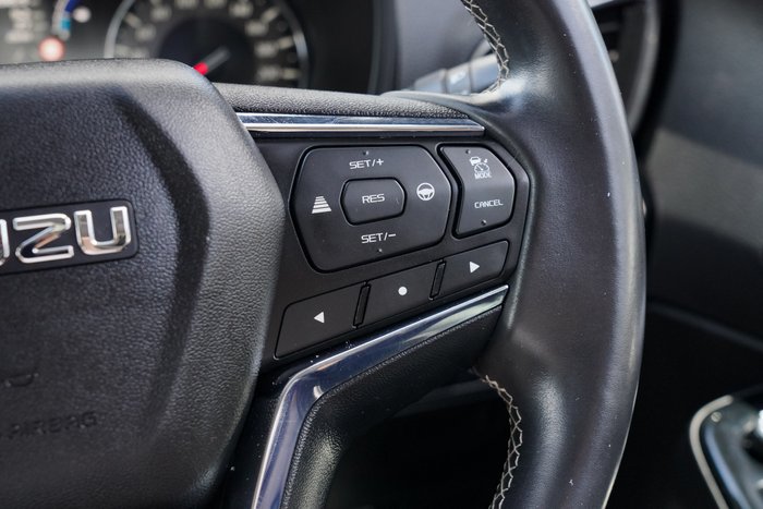 2023 Isuzu MU-X LS-T