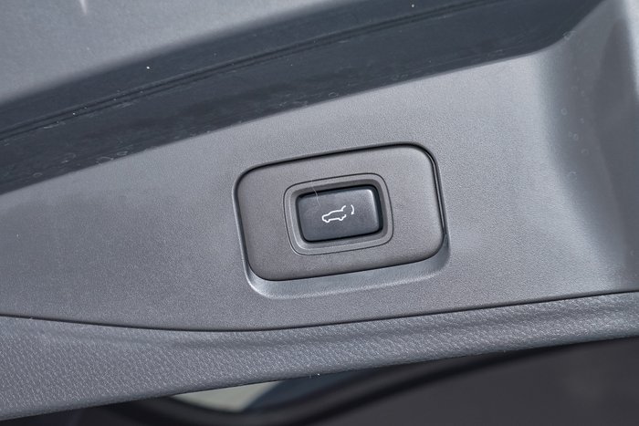 2023 Isuzu MU-X LS-T