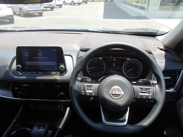 2025 Nissan X-TRAIL ST