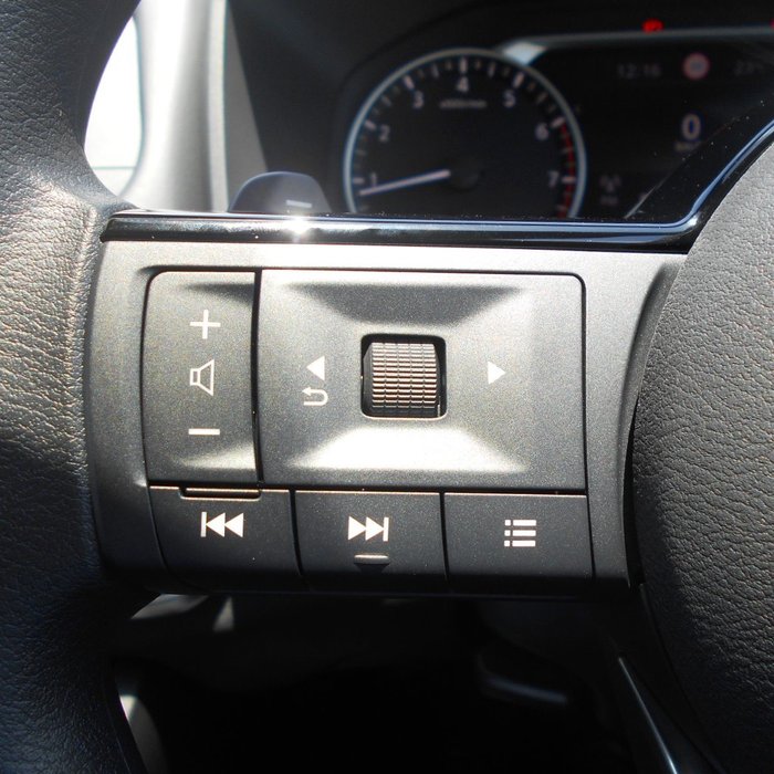 2025 Nissan X-TRAIL ST