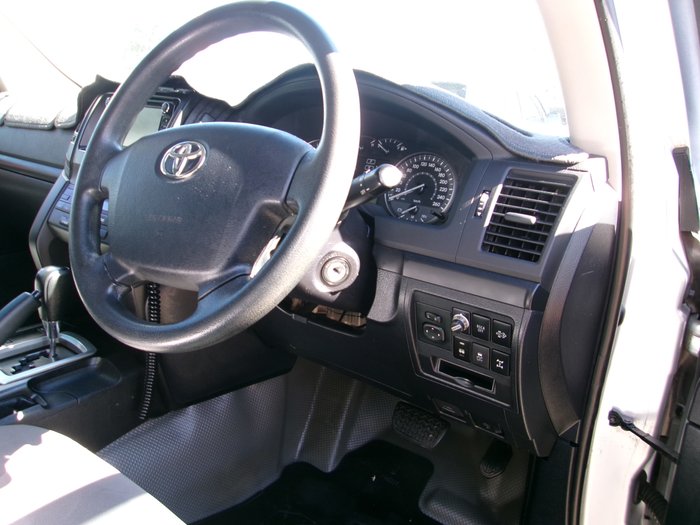 2018 TOYOTA LANDCRUISER GX (4x4)