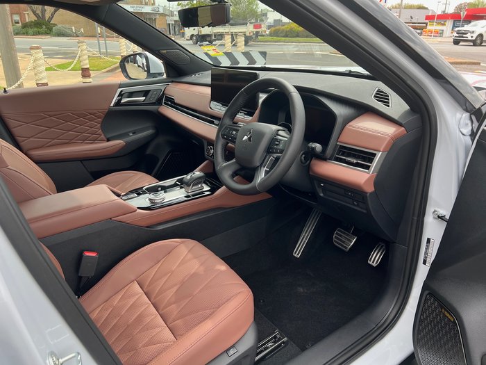 2025 MITSUBISHI OUTLANDER EXCEED TOURER