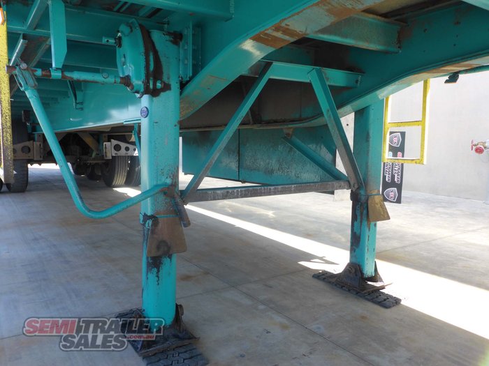 2009 Vawdrey 22 Pallet Curtainsider