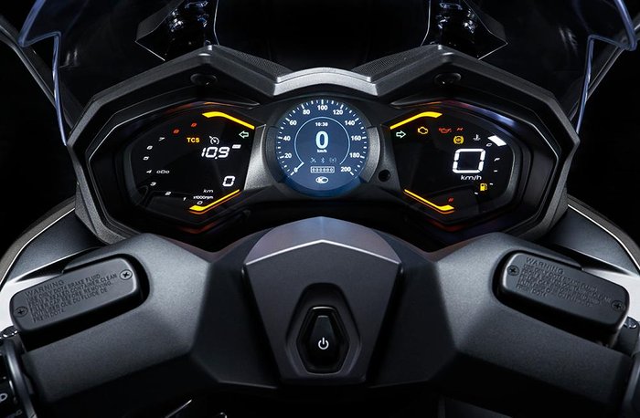 2025 Kymco AK 550 Premium AK Black