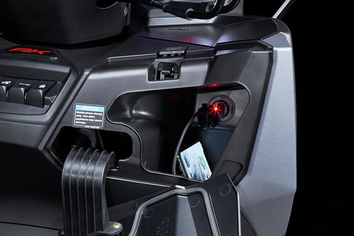 2025 Kymco AK 550 Premium AK Black