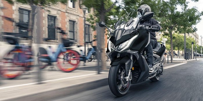 2025 Kymco AK 550 Premium AK Black