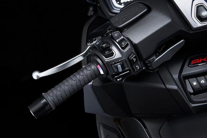 2025 Kymco AK 550 Premium AK Black