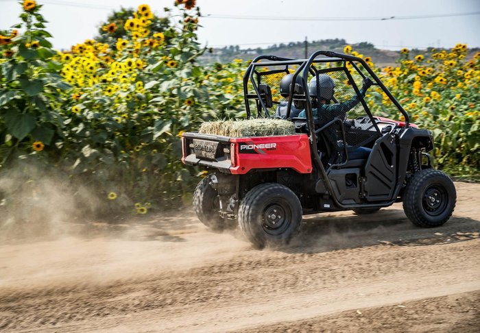 2025 Honda Pioneer 520-2 Pioneer Red