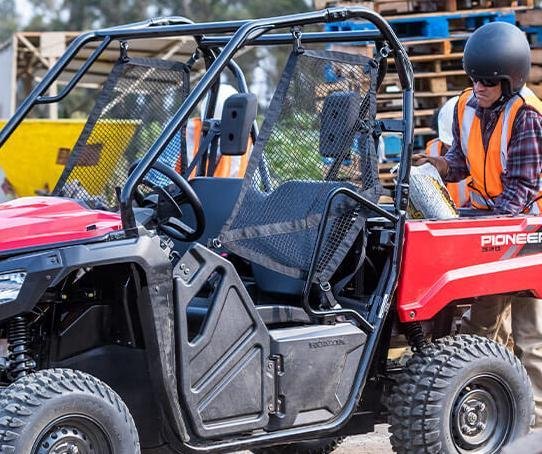 2025 Honda Pioneer 520-2 Pioneer Red
