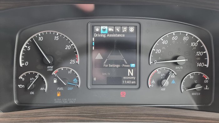 2024 Freightliner Cascadia 116 Tipper White