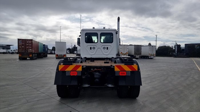 2024 Freightliner Cascadia 116 Tipper White