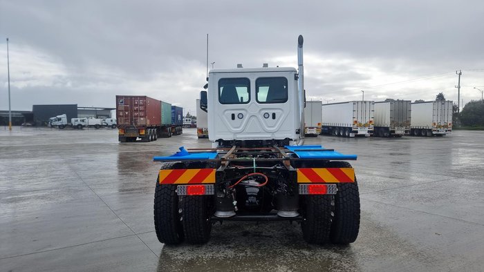 2024 Freightliner Cascadia 126 Tipper White