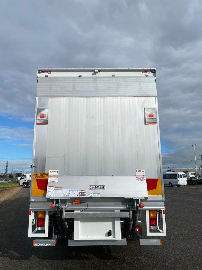 2025 Fuso Fighter 2427 White