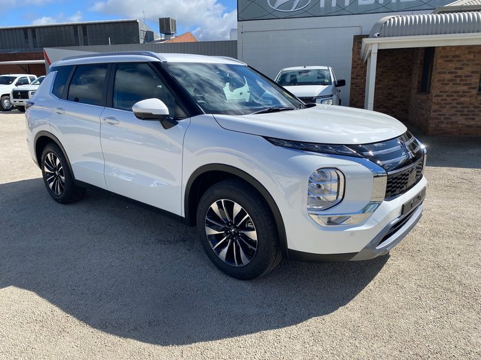 2025 MITSUBISHI Outlander LS