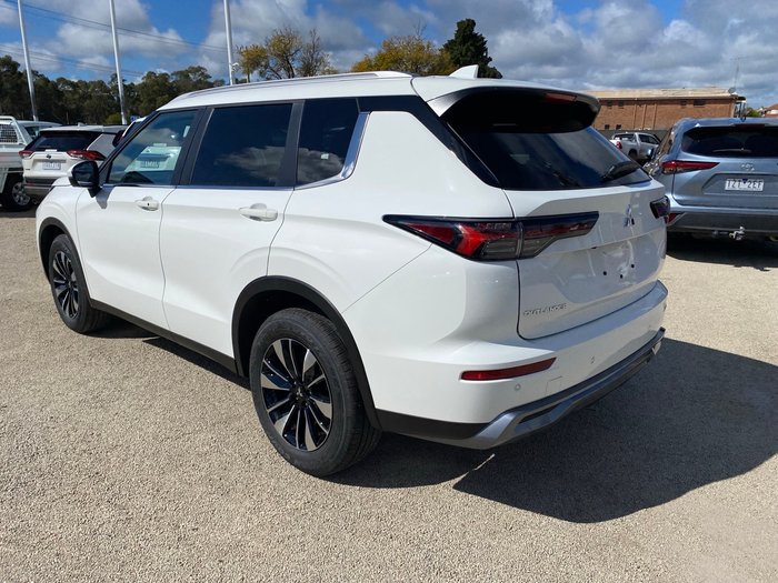 2025 MITSUBISHI Outlander LS