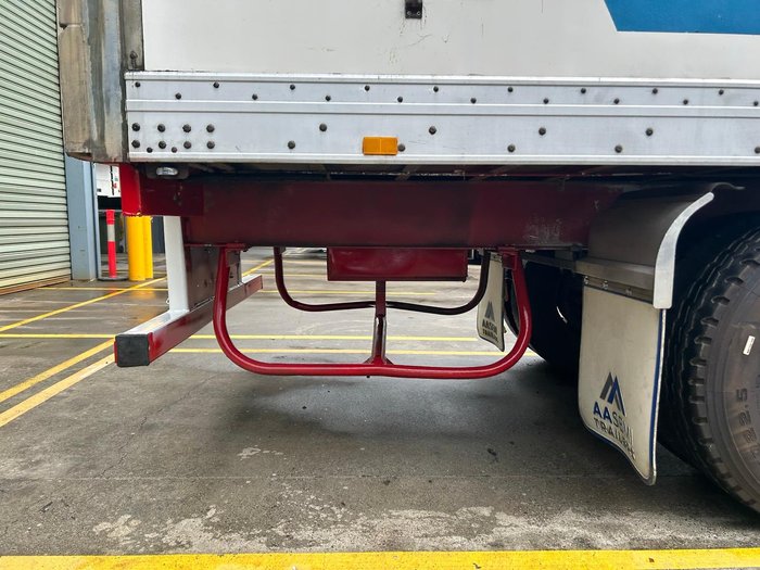 1997 Maxicube St3 24 Pallet Chiller, Belly Locks Evap