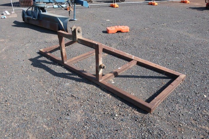 0 Custom Leveling Bar/ Tool Carrier