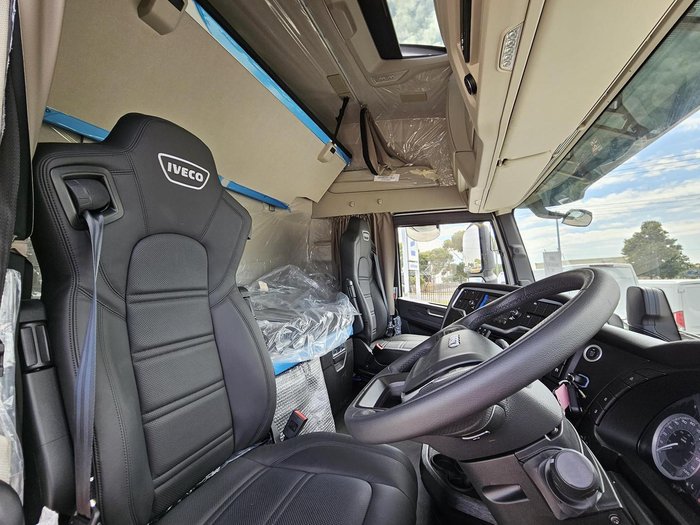 2024 Iveco S-Way AS700