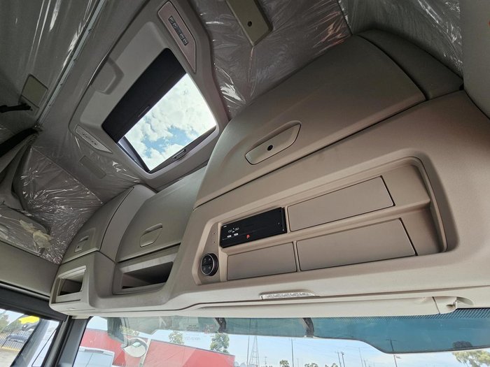 2024 Iveco S-Way AS700