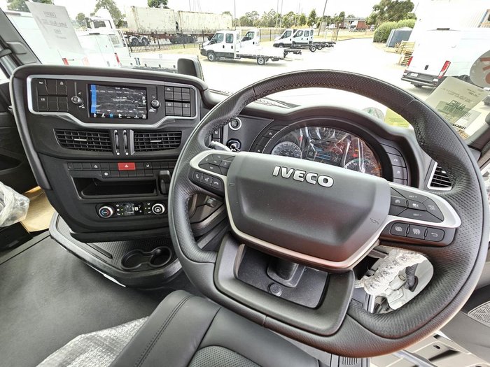 2024 Iveco S-Way AS700