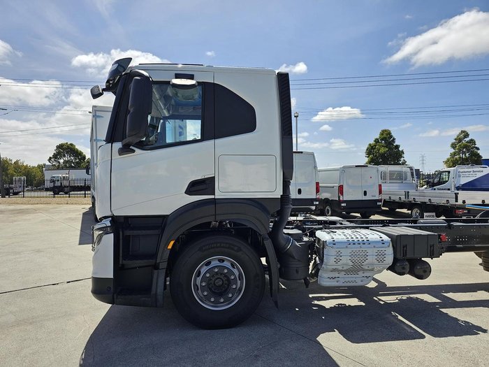 2024 Iveco S-Way AT230