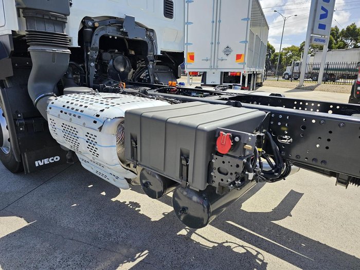2024 Iveco S-Way AT230