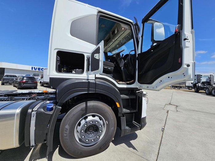 2024 Iveco S-Way AT230