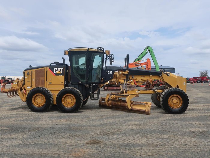 2011 Caterpillar 12M YELLOW