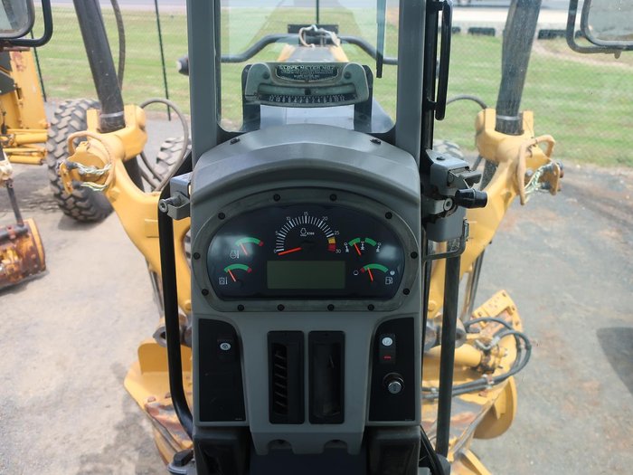2011 Caterpillar 12M YELLOW
