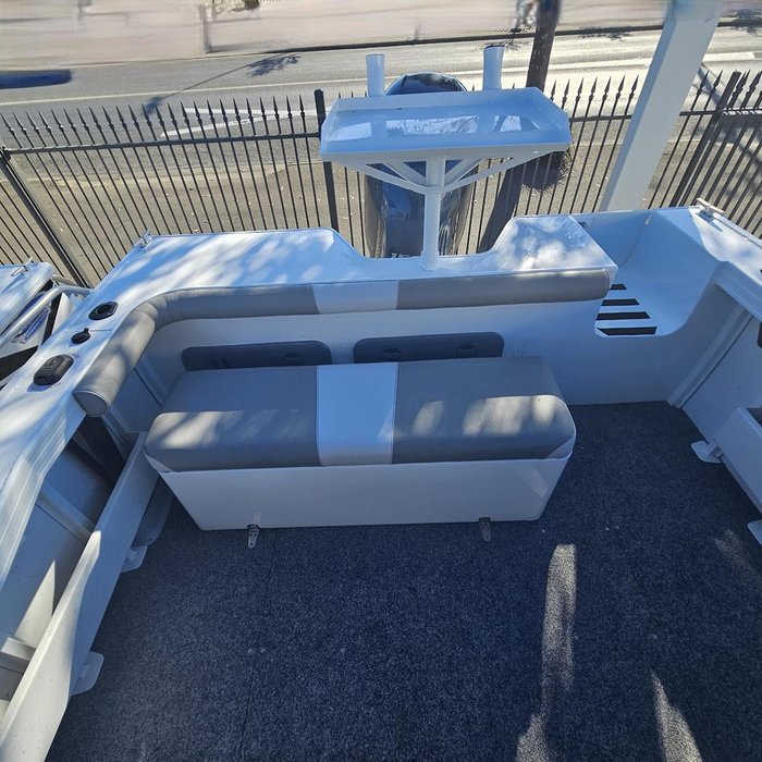 2022 Stessco Sunseeker 580