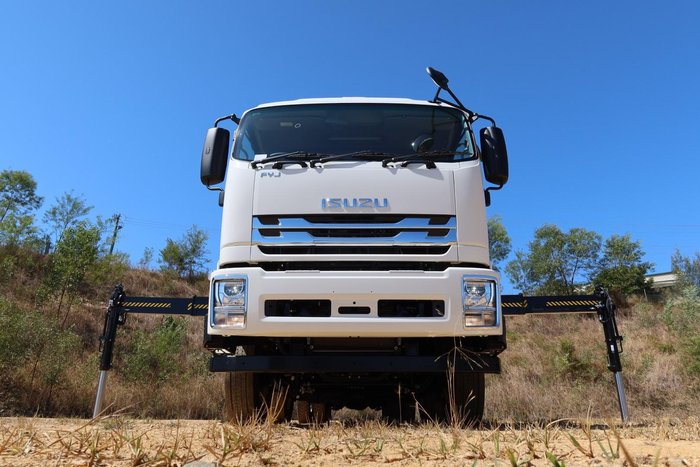 2025 Isuzu F Series FYJ300-350